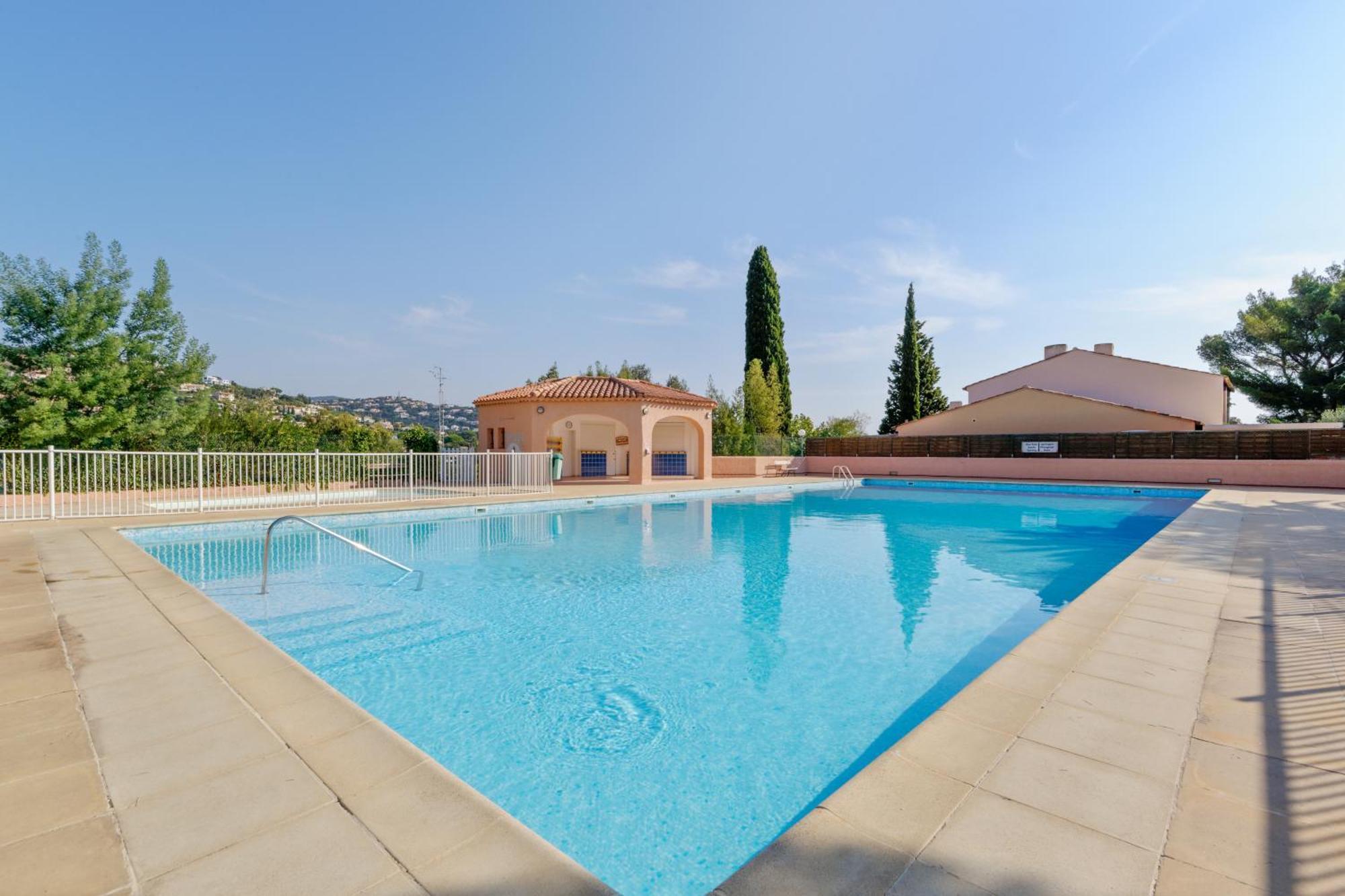 Residence Partenaire Le Domaine De Garlande Cavalaire-sur-Mer Eksteriør bilde
