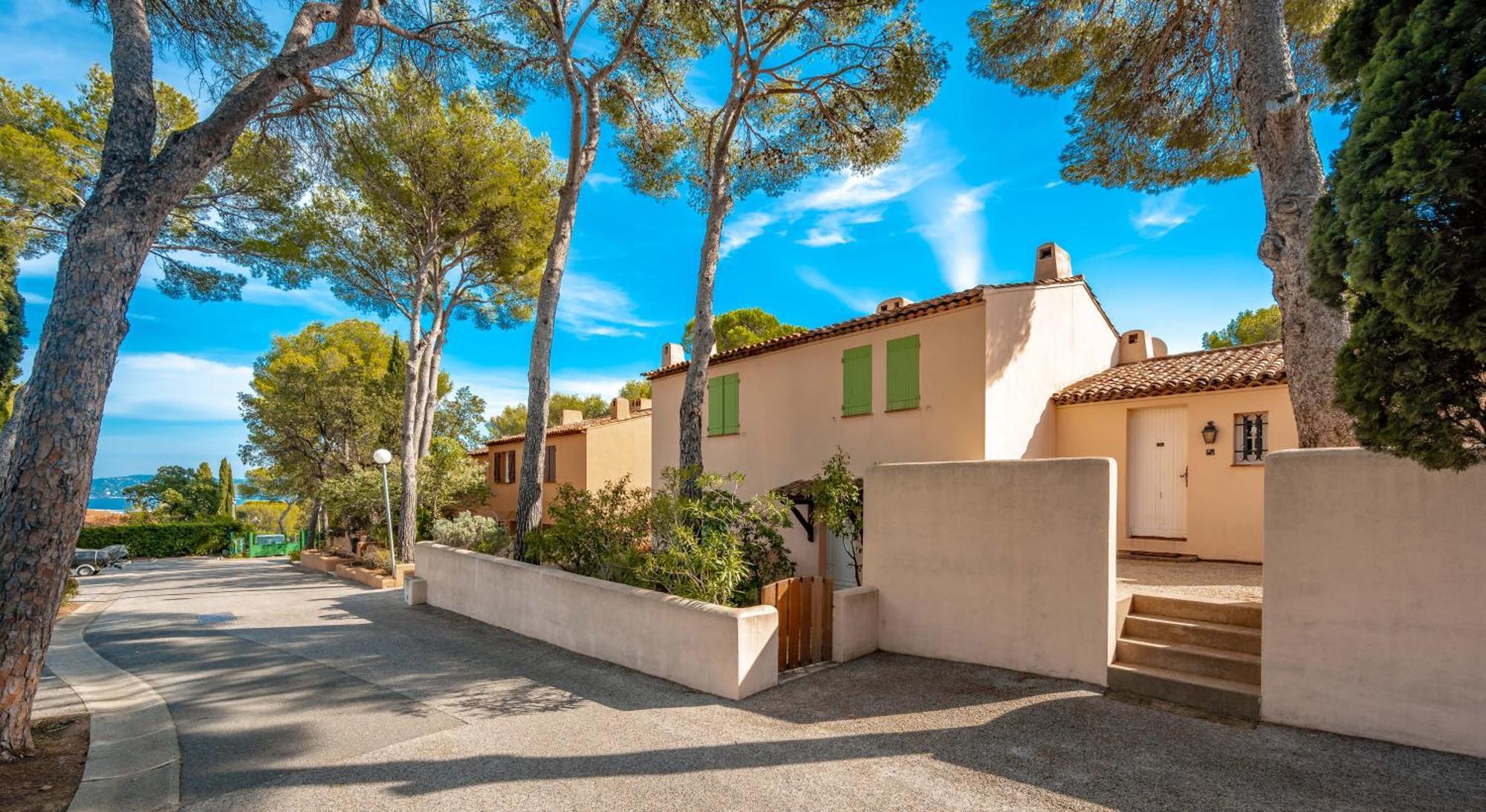 Residence Partenaire Le Domaine De Garlande Cavalaire-sur-Mer Eksteriør bilde