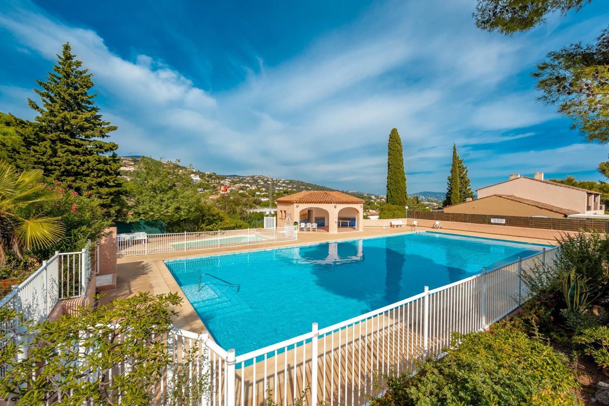 Residence Partenaire Le Domaine De Garlande Cavalaire-sur-Mer Eksteriør bilde