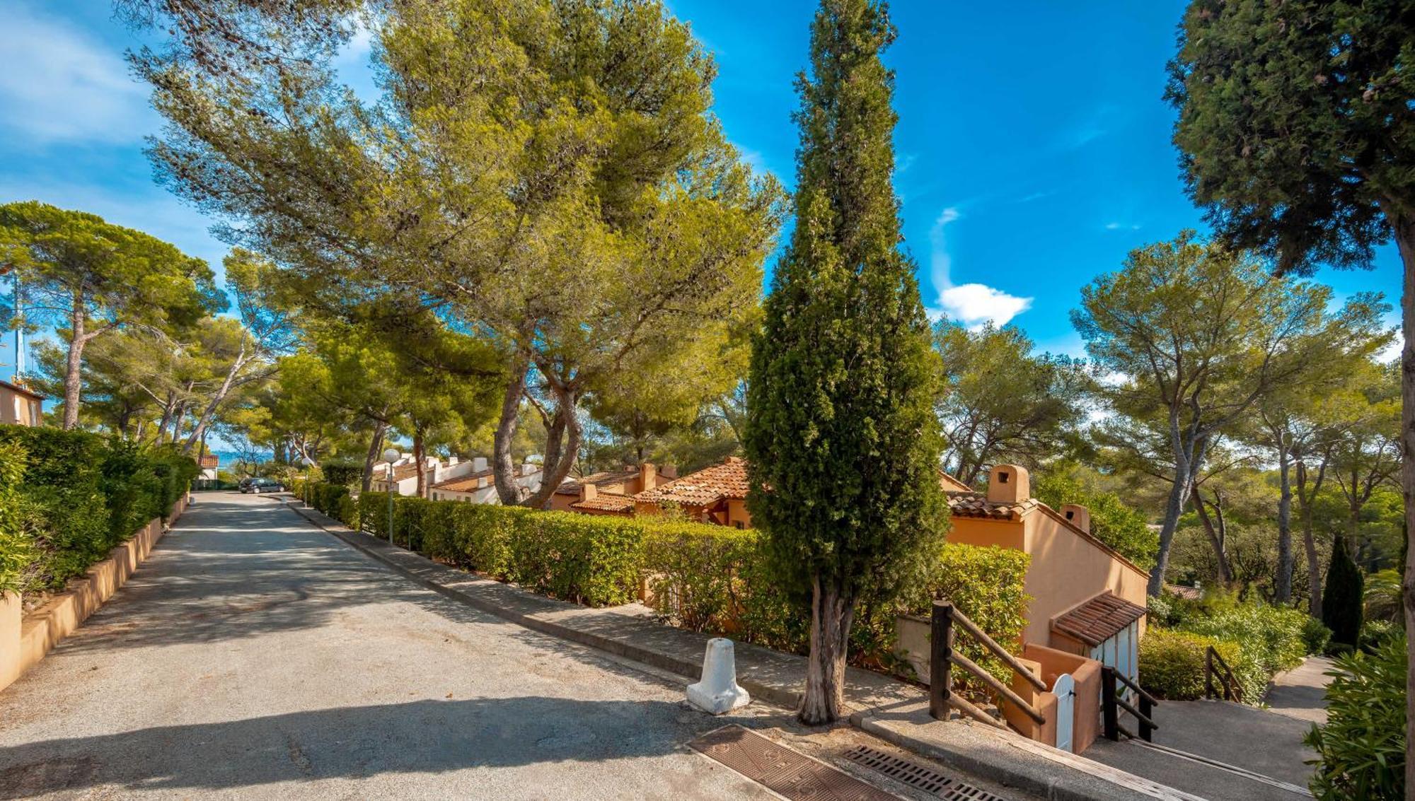 Residence Partenaire Le Domaine De Garlande Cavalaire-sur-Mer Eksteriør bilde