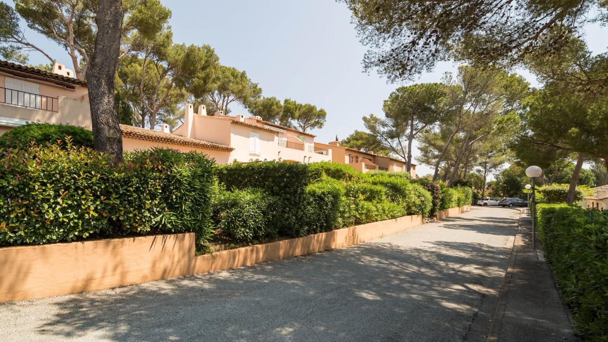 Residence Partenaire Le Domaine De Garlande Cavalaire-sur-Mer Eksteriør bilde